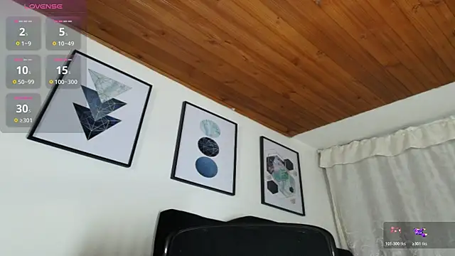 Snapshot of sam_her chatting on 12.04.25 sam her online show from 12.04.25