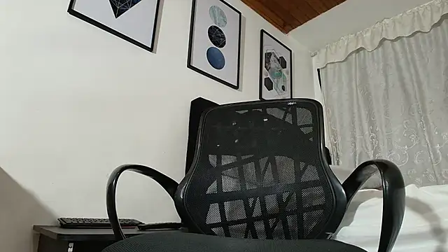 Snapshot of sam_her chatting on 01.05.26 sam her online show from 01.05.26