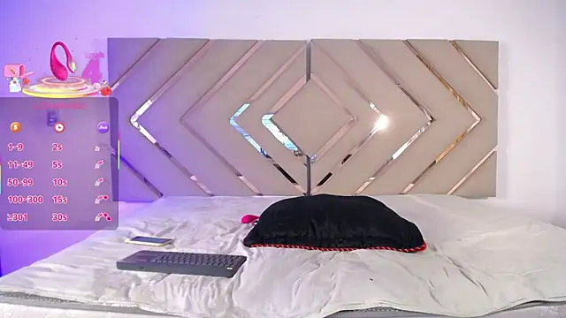 Snapshot of Raven_foxter1 chatting on 03.10.25 Raven foxter1 online show from 03.10.25