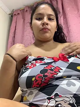 moncerrat luna online show from 10.10.25