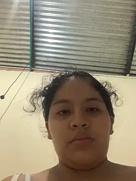 Snapshot of moncerrat_luna chatting on 11.11.25 moncerrat luna online show from 11.11.25