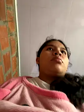 Snapshot of moncerrat_luna chatting on 11.17.25 moncerrat luna online show from 11.17.25