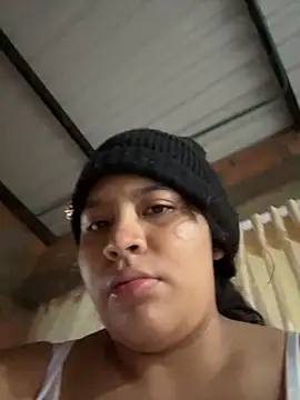 Snapshot of moncerrat_luna chatting on 11.28.25 moncerrat luna online show from 11.28.25