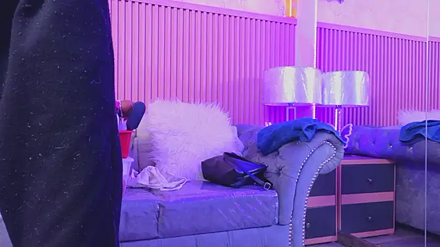 Emiily Scott1 online show from 12.06.24