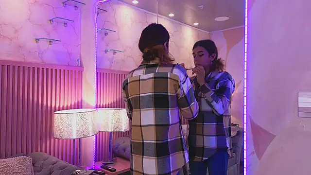 Emiily Scott1 online show from 01.17.25