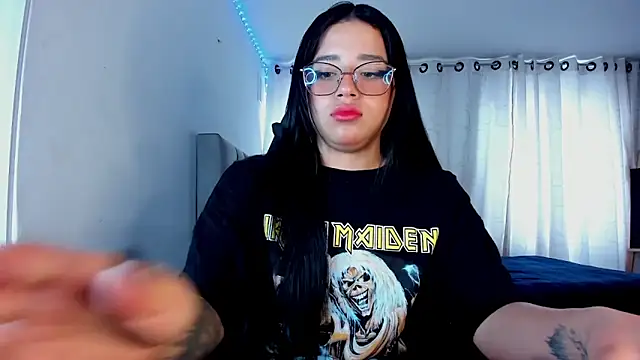 Snapshot of aliice_walker_ chatting on 10.28.25 aliice walker online show from 10.28.25