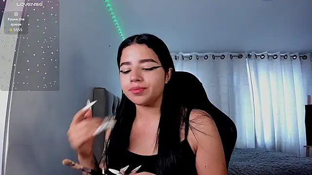 Snapshot of aliice_walker_ chatting on 11.18.25 aliice walker online show from 11.18.25