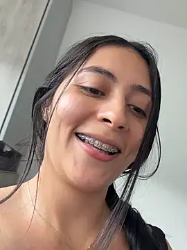 Snapshot of Sophie__Foxxx chatting on 05.16.26 Sophie Foxxx online show from 05.16.26