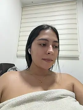Snapshot of Sophie__Foxxx chatting on 05.29.26 Sophie Foxxx online show from 05.29.26