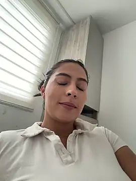 Snapshot of Sophie__Foxxx chatting on 06.05.26 Sophie Foxxx online show from 06.05.26