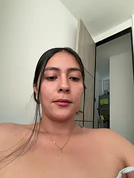 Snapshot of Sophie__Foxxx chatting on 07.31.26 Sophie Foxxx online show from 07.31.26