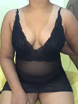 Snapshot of Rose_Olivia chatting on 03.02.25 Rose Olivia online show from 03.02.25