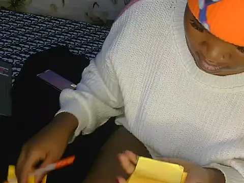 Snapshot of Pretty_hazel chatting on 03.02.26 Pretty hazel online show from 03.02.26