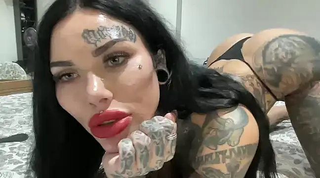 Snapshot of claudiacvc95 chatting on 12.05.24 claudiacvc95 online show from 12.05.24