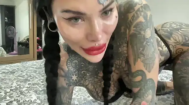 Snapshot of claudiacvc95 chatting on 12.07.24 claudiacvc95 online show from 12.07.24