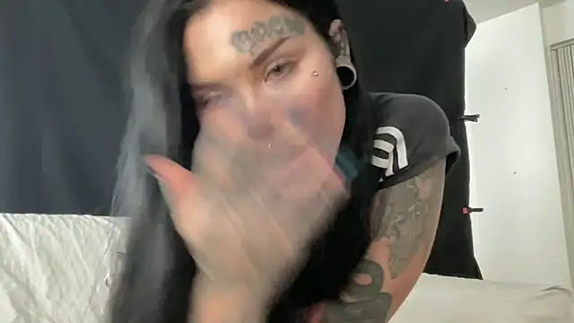 Snapshot of claudiacvc95 chatting on 03.17.25 claudiacvc95 online show from 03.17.25