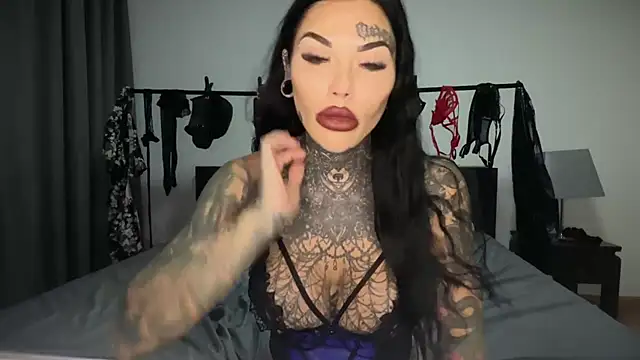 Snapshot of claudiacvc95 chatting on 10.16.25 claudiacvc95 online show from 10.16.25