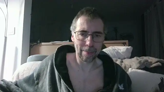 Snapshot of ptitcanard60600 chatting on 02.15.26 ptitcanard60600 online show from 02.15.26