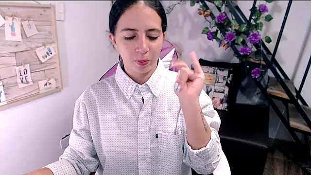 Snapshot of samantha_baby_ chatting on 06.11.26 samantha baby online show from 06.11.26