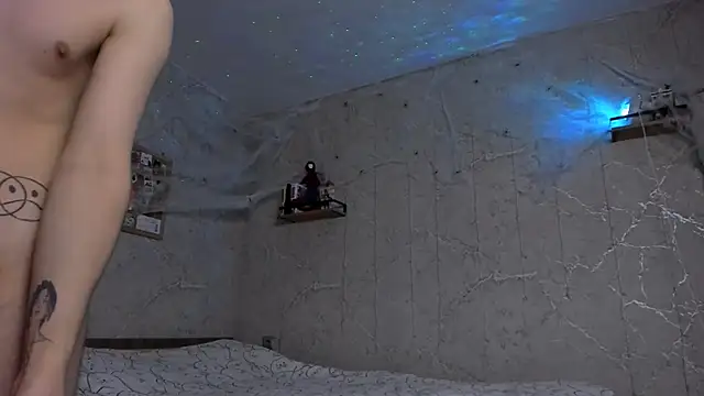 Snapshot of Mark_Bearcub chatting on 12.24.24 Mark Bearcub online show from 12.24.24