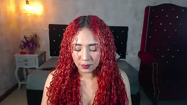 Snapshot of IsabelaLatina chatting on 06.15.26 IsabelaLatina online show from 06.15.26