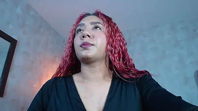 Snapshot of IsabelaLatina chatting on 06.17.26 IsabelaLatina online show from 06.17.26