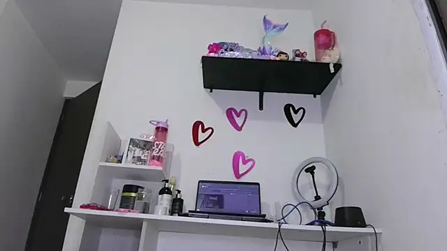 Snapshot of ari_sexy1 chatting on 09.20.25 ari sexy1 online show from 09.20.25