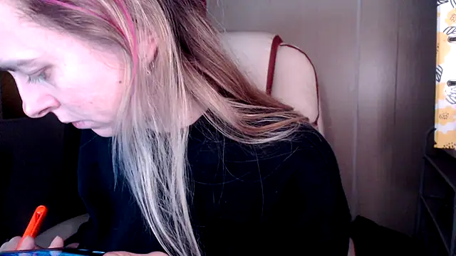 Snapshot of las_sweet chatting on 11.12.25 las sweet online show from 11.12.25