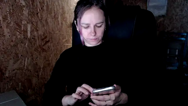 Snapshot of las_sweet chatting on 12.18.25 las sweet online show from 12.18.25