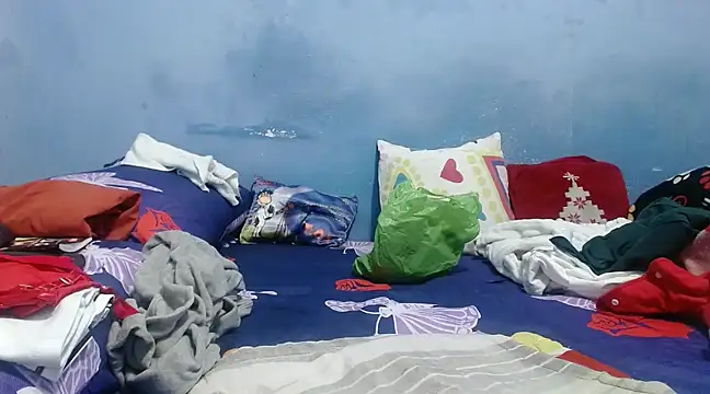 Snapshot of ebony_cristal1 chatting on 02.12.25 ebony cristal1 online show from 02.12.25