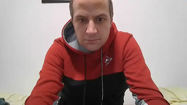 Snapshot of popperspair chatting on 12.13.25 popperspair online show from 12.13.25