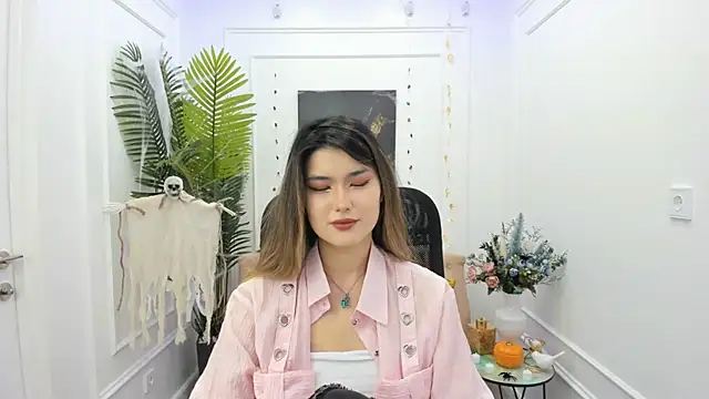 AnneTLi online show from 10.16.25