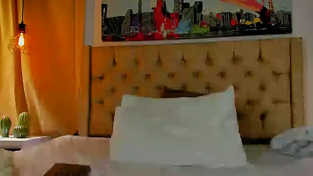 Snapshot of KeryHillson chatting on 02.06.25 KeryHillson online show from 02.06.25