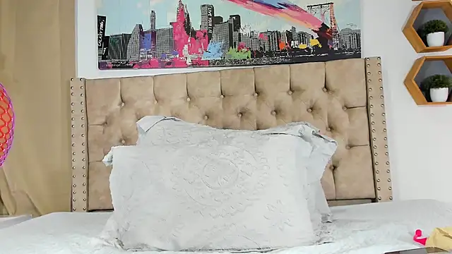 Snapshot of KeryHillson chatting on 02.10.25 KeryHillson online show from 02.10.25