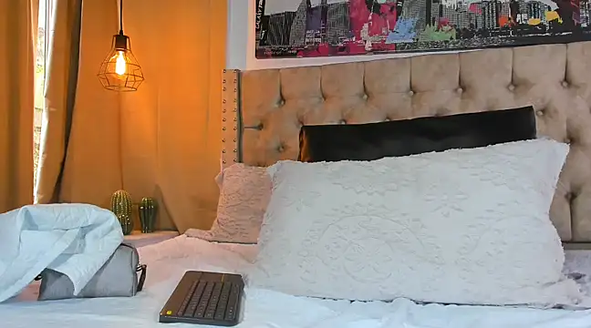 Snapshot of KeryHillson chatting on 03.06.25 KeryHillson online show from 03.06.25