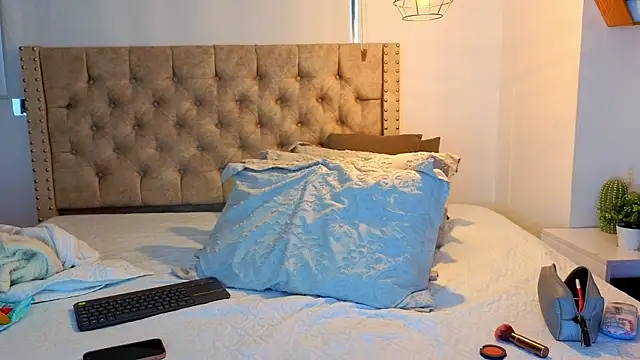 Snapshot of KeryHillson chatting on 01.08.26 KeryHillson online show from 01.08.26