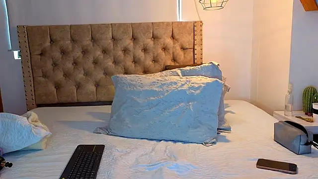 Snapshot of KeryHillson chatting on 01.10.26 KeryHillson online show from 01.10.26