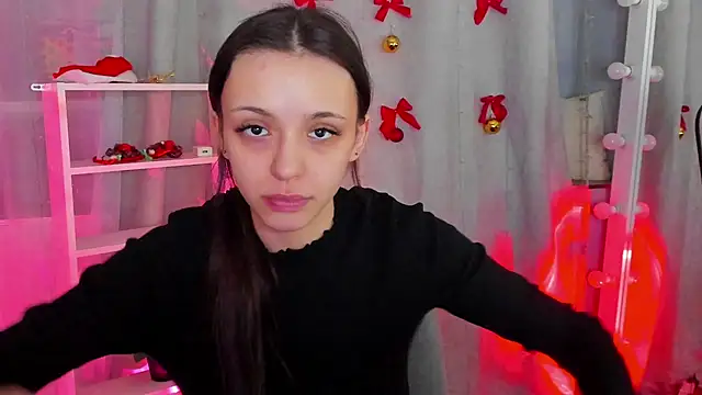 Snapshot of MipsyMipson chatting on 12.23.24 MipsyMipson online show from 12.23.24