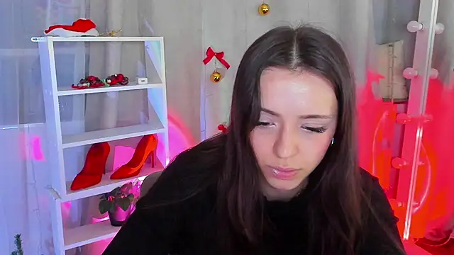 Snapshot of MipsyMipson chatting on 12.23.24 MipsyMipson online show from 12.23.24