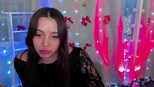 Snapshot of MipsyMipson chatting on 12.27.24 MipsyMipson online show from 12.27.24