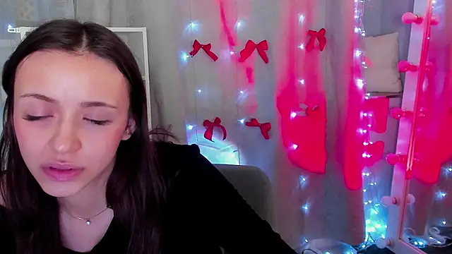 Snapshot of MipsyMipson chatting on 01.05.25 MipsyMipson online show from 01.05.25
