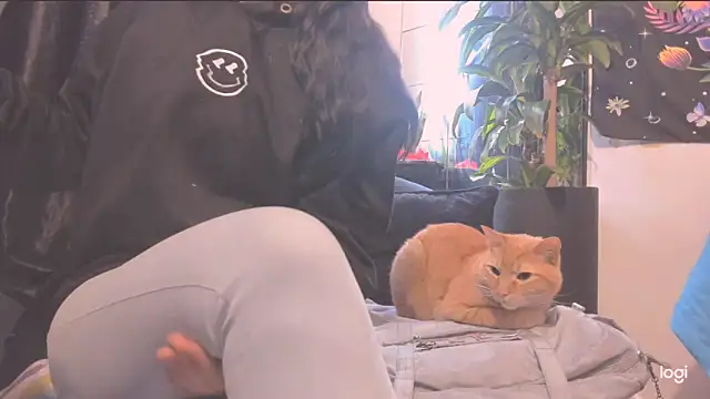 MYFAVOURITESTRAGER online show from 10.21.25