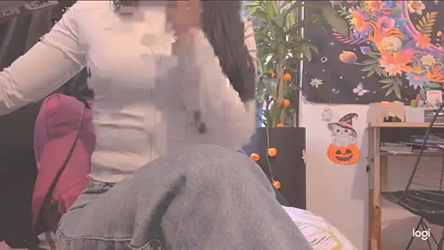 MYFAVOURITESTRAGER online show from 10.28.25