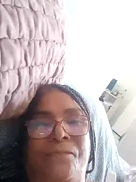 Snapshot of Delicy1 chatting on 02.11.25 Delicy1 online show from 02.11.25