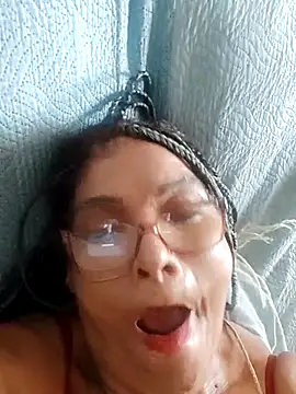 Snapshot of Delicy1 chatting on 02.20.25 Delicy1 online show from 02.20.25