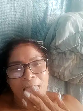 Snapshot of Delicy1 chatting on 03.08.25 Delicy1 online show from 03.08.25