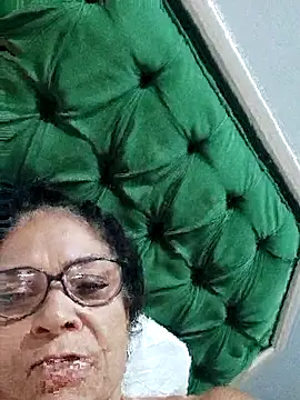 Snapshot of Delicy1 chatting on 10.19.25 Delicy1 online show from 10.19.25