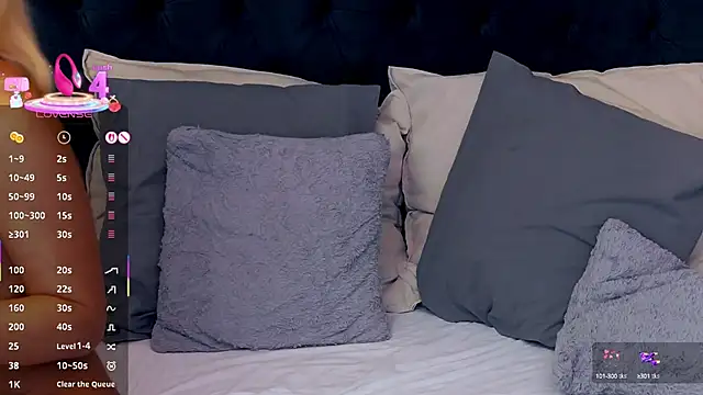 Snapshot of AlizNichols chatting on 03.10.25 AlizNichols online show from 03.10.25