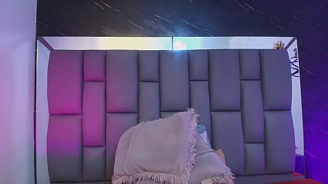 Snapshot of _MiaBrown_ chatting on 02.10.26 MiaBrown online show from 02.10.26