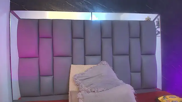 Snapshot of _MiaBrown_ chatting on 02.21.26 MiaBrown online show from 02.21.26